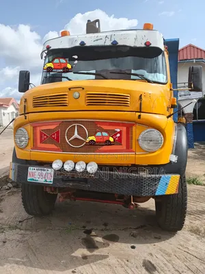 Mercedes Benz 1117 With Half Body for Slae