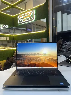Laptop Dell Precision 5560 32GB Intel Core i7 SSD 512GB