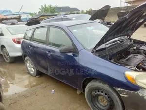 Toyota Matrix Hatchback FWD (1.8L 4cyl 5M) 2008 Blue