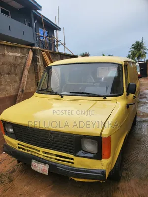 Ford Transit 1984 Yellow