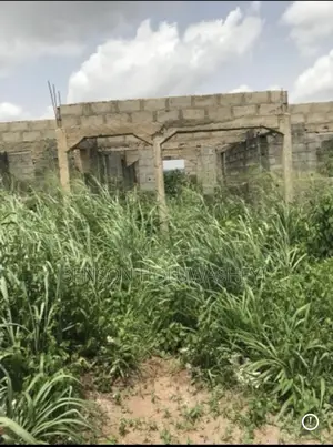 1 Full Plot With 3 Uncompleted Flat At Oju Ore Ilogbo