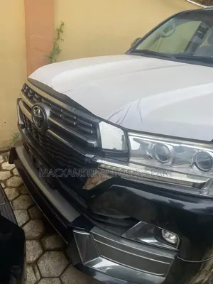 Toyota Land Cruiser 4.0 V6 GXR 2021 Black