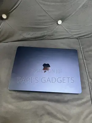 Laptop Apple MacBook Air 2022 M2 8GB Apple M2 SSD 256GB