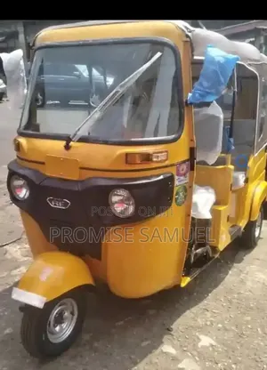 New Bajaj RE 2025 Yellow
