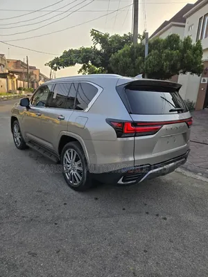 Lexus LX 600 2023  Gold 