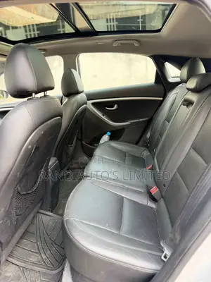 Hyundai Elantra 2012 Silver