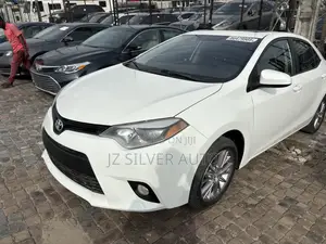 Toyota Corolla S 4dr Sedan (1.8L 4cyl CVT) 2015 White