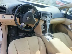 Toyota Venza LE 2010 White