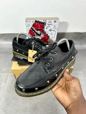 Dr Martens Stud