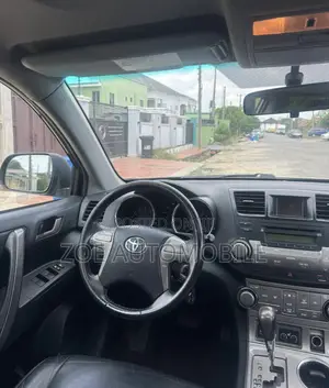 Toyota Highlander SE 2010 Black