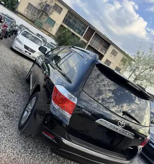 Toyota Highlander Plus 3.5L 4WD 2013 Black