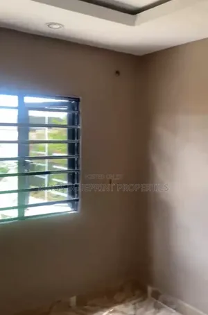 1bdrm Block of Flats in Jakpa Road, Warri for rent
