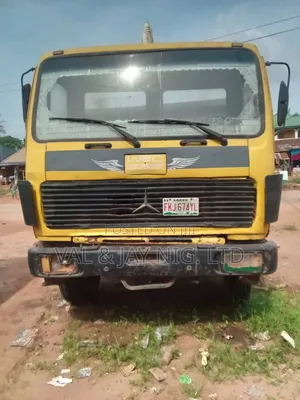 Mercedes Benz 6 Tyres Tipper Truck - V6- Engine - Nigerian Use
