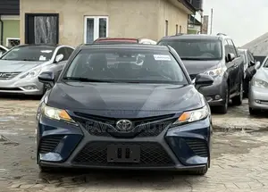 Toyota Camry SE FWD 2020 Blue