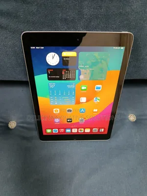 Apple iPad 9.7 32 GB Gray