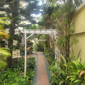 4bdrm Duplex in Vgc for sale