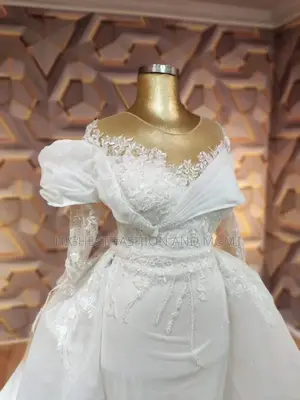 Shoulder Fitted Wedding Dress With Detachable Overskirt – Style 843