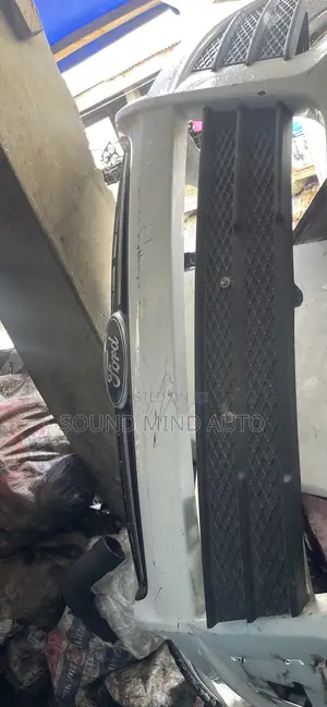Bumper Ford Escape 2013 Mode