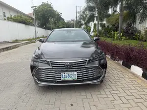 Toyota Avalon Limited FWD Sedan (3.5L V6 8A) 2019 Brown