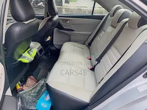 Toyota Camry SE 4dr Sedan (2.5L 4cyl 6A) 2015 Silver