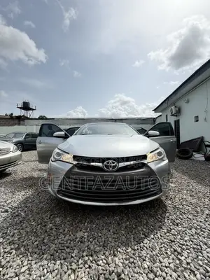 Toyota Camry SE 4dr Sedan (2.5L 4cyl 6A) 2016 Silver