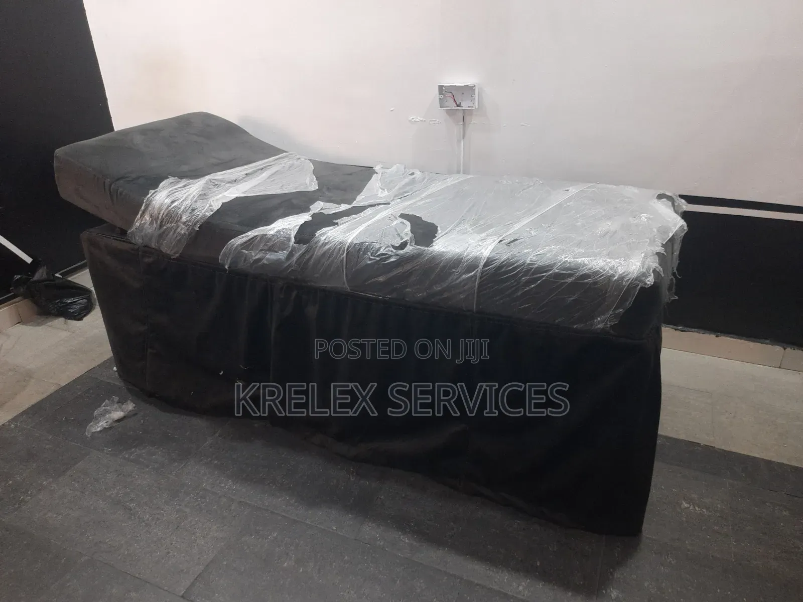 Spa Bed for Facials, Waxing or Lash