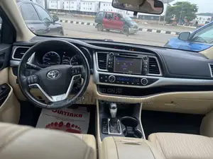 Toyota Highlander 2019 Gray