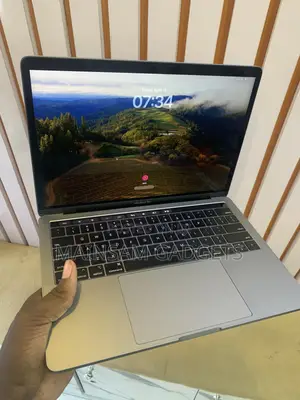 Laptop Apple MacBook Pro 2019 16GB Intel Core i7 SSD 512GB
