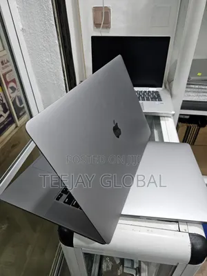 Laptop Apple MacBook Pro 2020 32GB Intel Core i9 SSD 1T