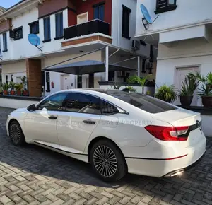 Honda Accord 2018 White