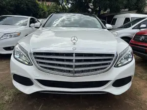 Mercedes-Benz C300 Luxury 4dr AWD 4Matic Sedan (2.0L 4cyl 7A) 2015
