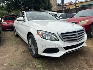 Mercedes-Benz C300 Luxury 4dr AWD 4Matic Sedan (2.0L 4cyl 7A) 2015