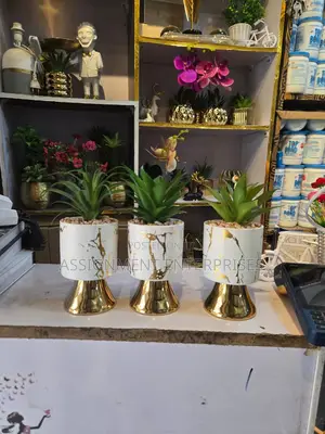 Trophy Table Flower