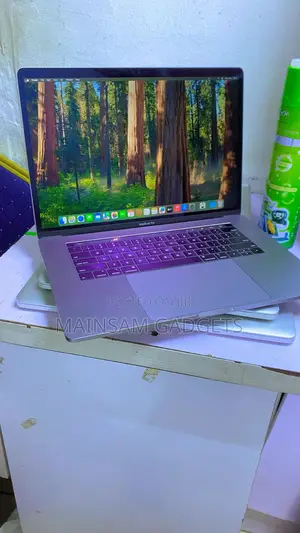 Laptop Apple MacBook Pro 2019 16GB Intel Core i9 SSD 512GB