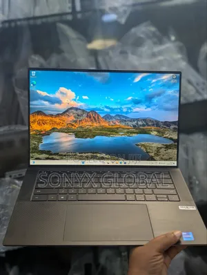 Laptop Dell Precision 5560 32GB Intel Core i7 SSD 512GB