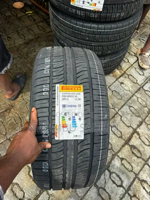 295/40r22 Pirelli Tyre