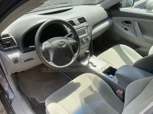 Toyota Camry LE 4dr Sedan (2.4L 4cyl 5A) 2009 Gray