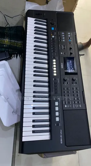 Yamaha PSR-E483 Portable Keyboard