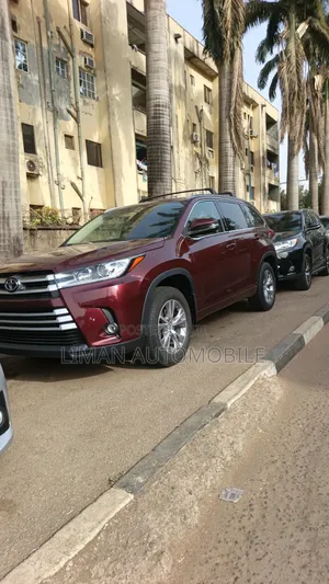 Toyota Highlander XLE 4x4 V6 (3.5L 6cyl 8A) 2018 Red