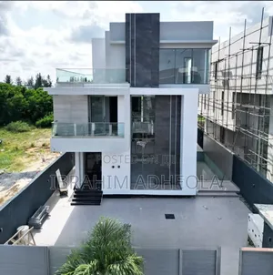 5bdrm Duplex in Parkview for sale