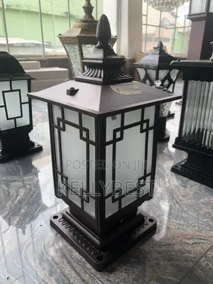 Standing Gate Lamp