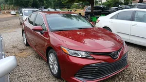 Toyota Camry LE (2.5L 4cyl 8A) 2019 Red