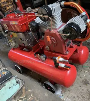 Double-Tank Mobile Air Compressor Powered by a Diesel Engine,