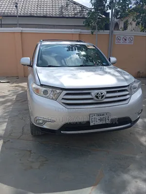Toyota Highlander Limited 3.5l 4WD 2013 Silver