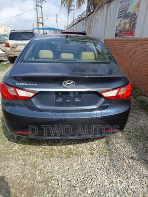 Hyundai Sonata Limited 2.0T Sedan (2.0L 4cyl 6A) 2011 Gray