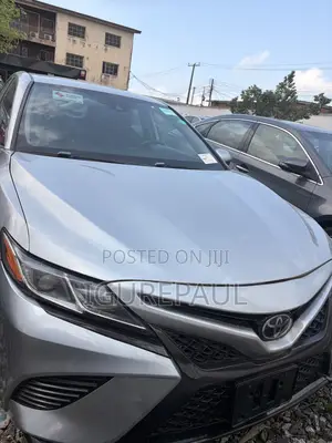Toyota Camry 2019 Silver