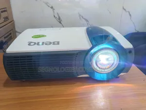 Benq Short Throw Lw61st 2000 Lumens 3d Ready Laser DLP Projector