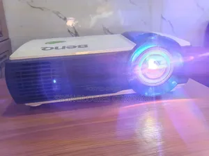 Benq Short Throw Lw61st 2000 Lumens 3d Ready Laser DLP Projector