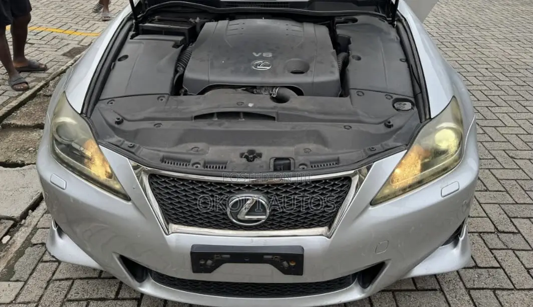 Lexus IS 2012 Silver
