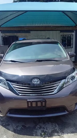Toyota Sienna 2013 Gray